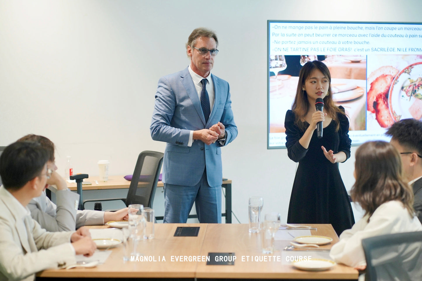 Bilingual (Chinese🇨🇳–French🇫🇷) Translation & Interpreter Service