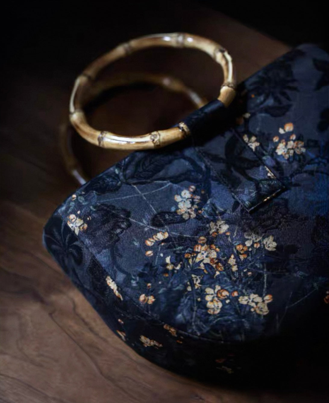Oriental Grace Silk Handle Bag – Chinese Heritage Gift