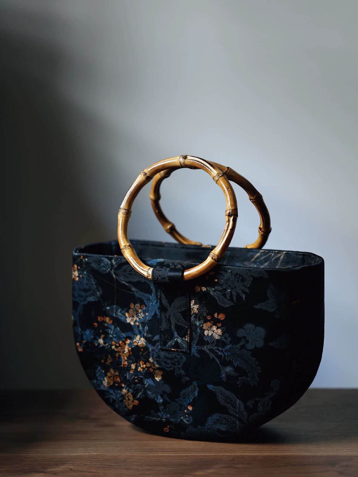 Oriental Grace Silk Handle Bag – Chinese Heritage Gift